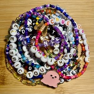 15 Taylor Swift Beaded Friendship Bracelets To Trade At The Eras Tour